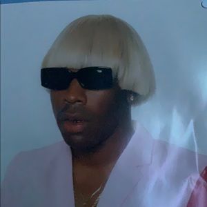 Meet your Posher, Avery